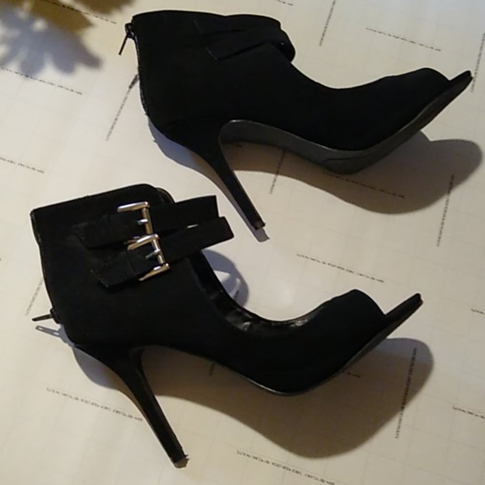 Open toed booties
